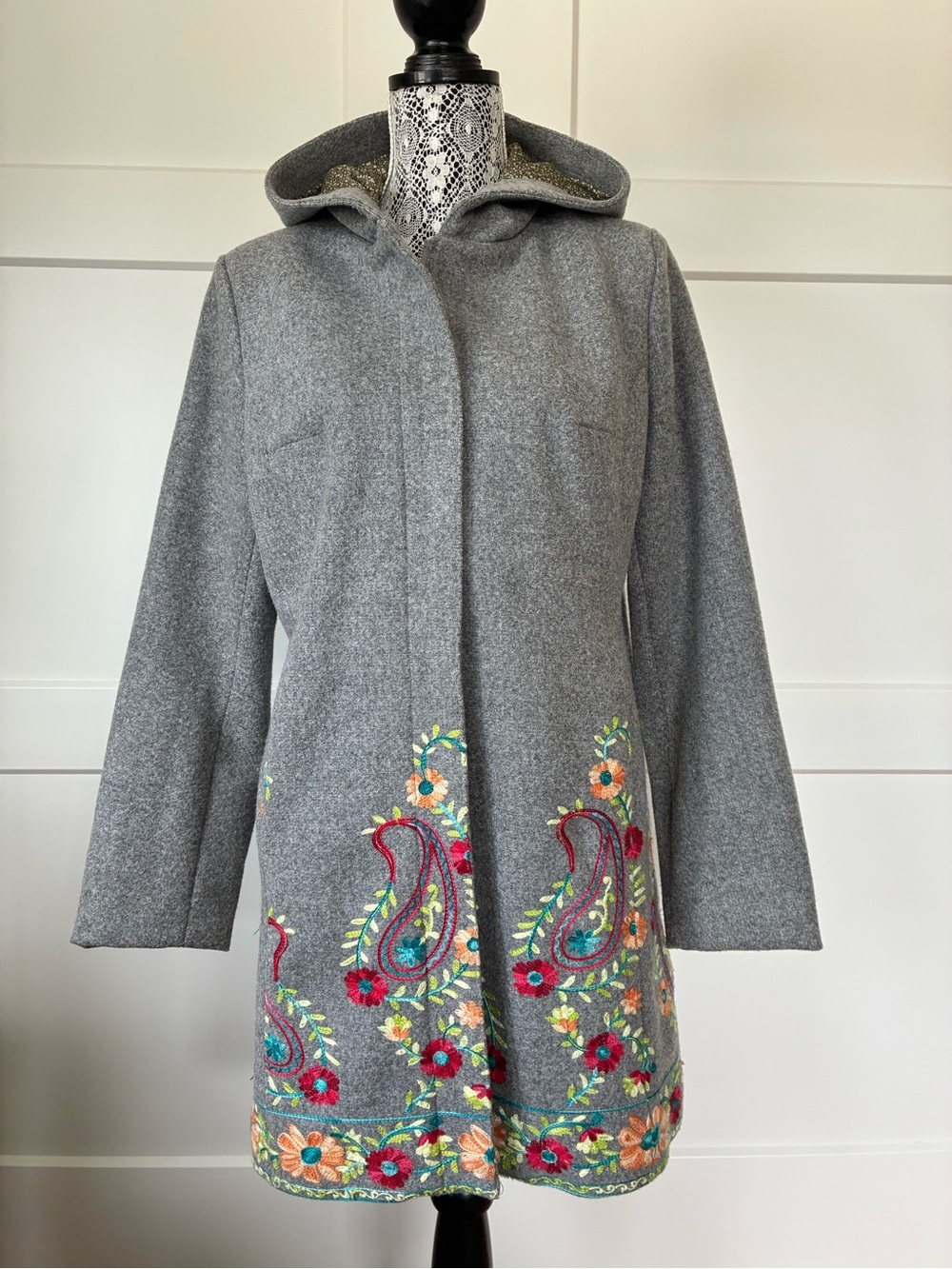 Gabby Isabella Grey Hooded Trench Coat with Multicolor Embroidery